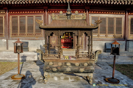 Puyou Temple Offering Altar