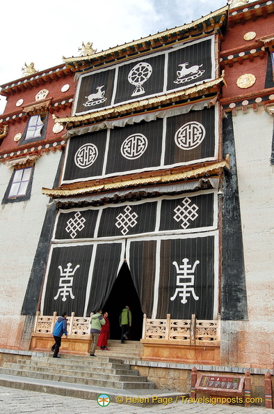 Entrance to the Master Tsongkhapa Hall